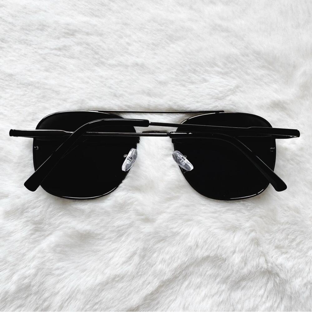 Lara Black Polarized Sunglasses - Picture 10 of 10